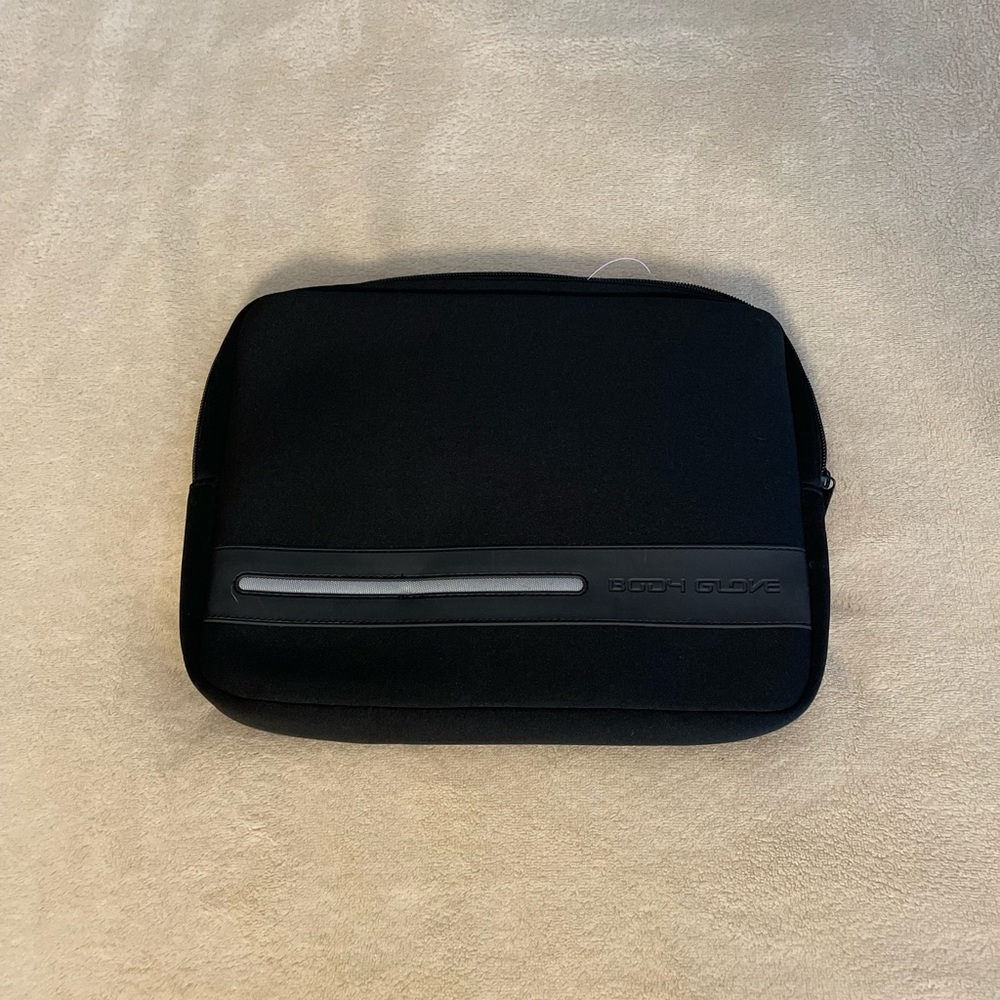 Body Glove Tech Zip Case - One Size